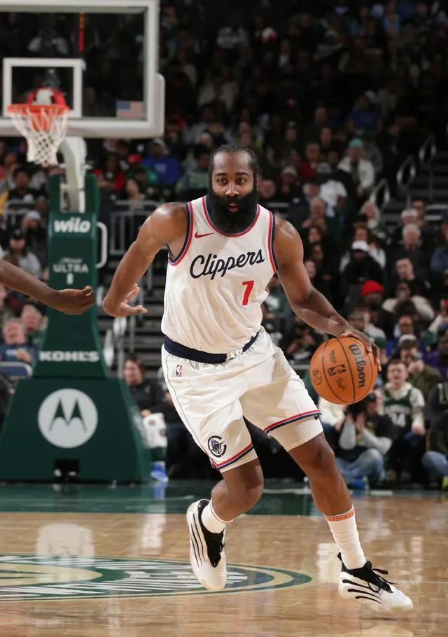 切尔西前途光明！，哈登新星刷新纪录表现突出引发球迷热议的简单介绍-开云